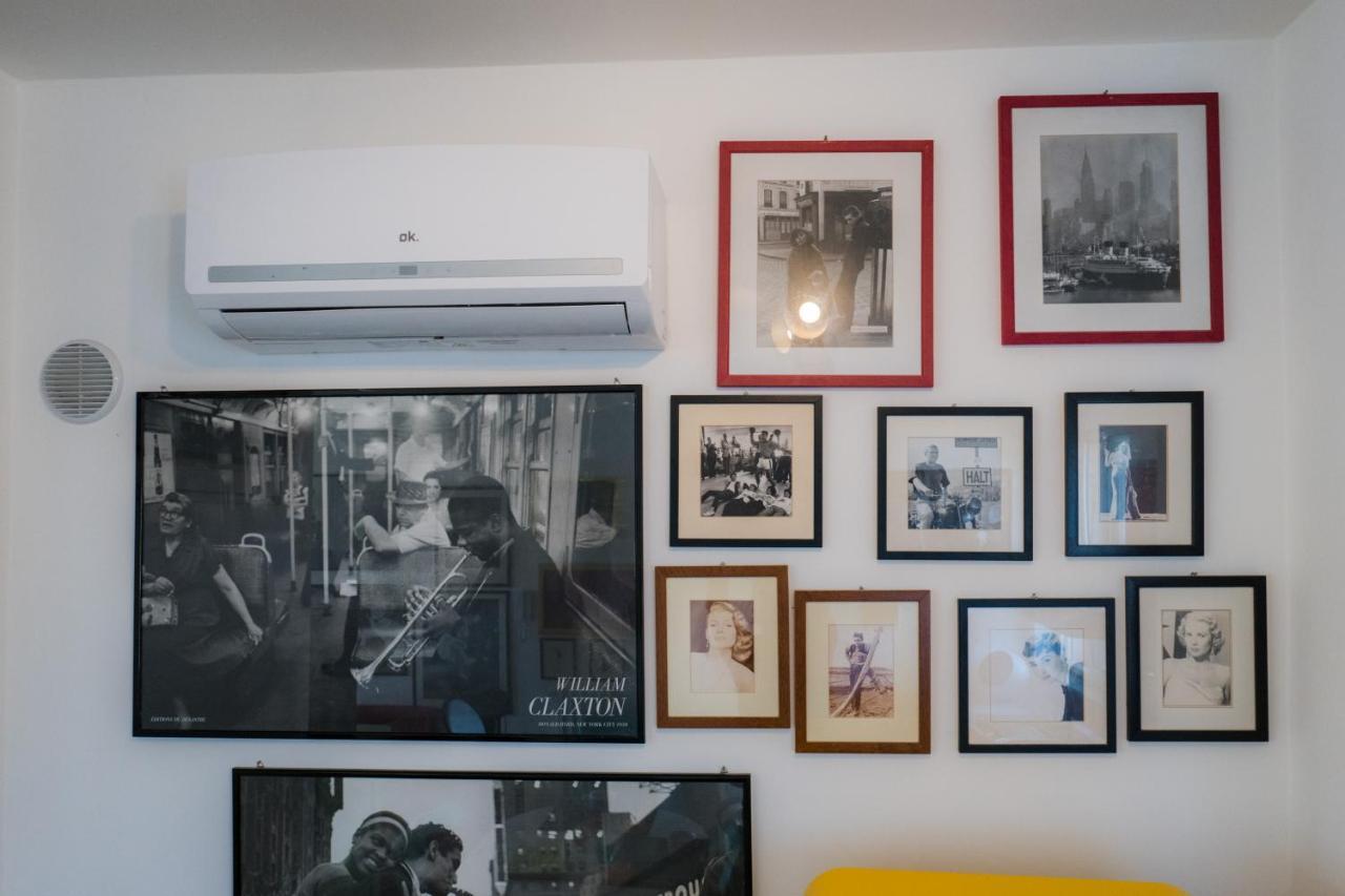 Hollywood Apartment Near Station With Parking Bari Exteriér fotografie